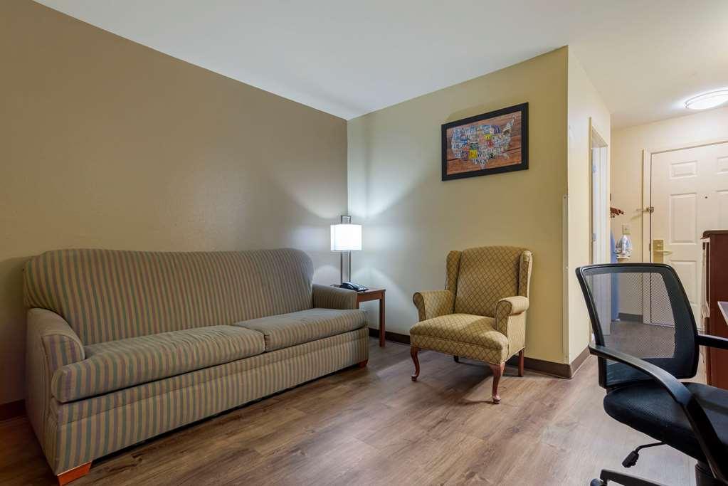 Econo Lodge Inn & Suites Flowood Room photo