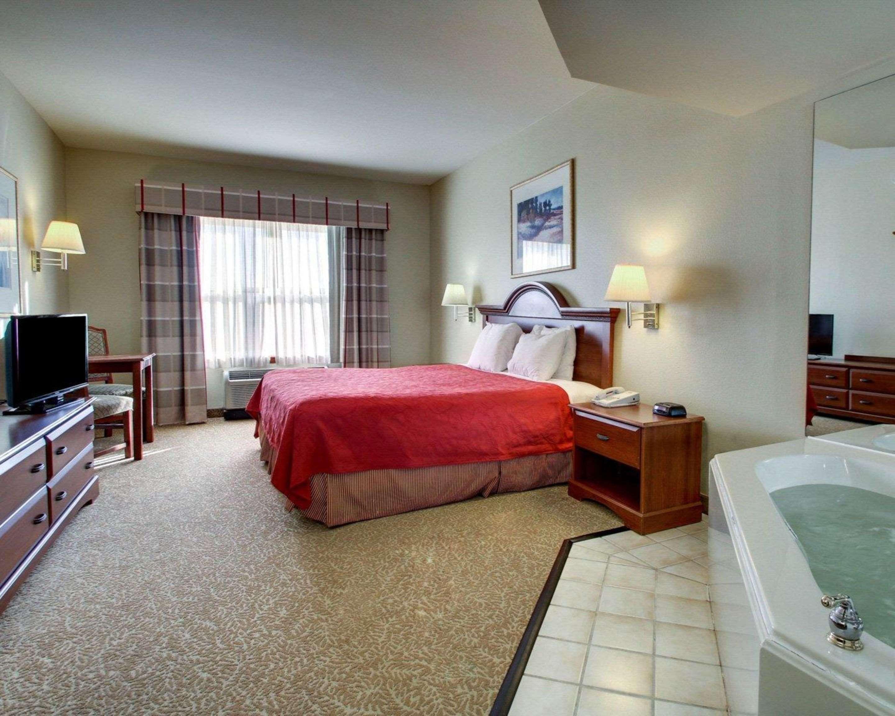 Econo Lodge Inn & Suites Flowood Exterior photo